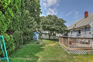 141 Cornell St, Cranston, RI 02920 - Photo 8