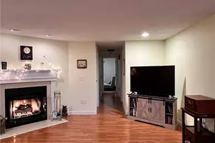29 Swan Ct, North Providence, RI 02904 - Photo 8