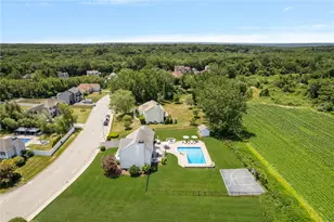 279 Alpine Estates Dr, Cranston, RI 02921 - Photo 6