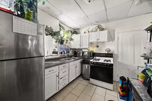 11 Sisson St, Pawtucket, RI 02860 - Photo 16