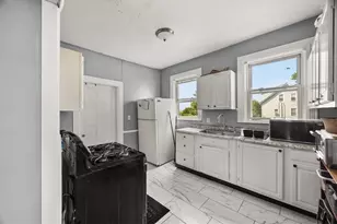 11 Sisson St, Pawtucket, RI 02860 - Photo 22