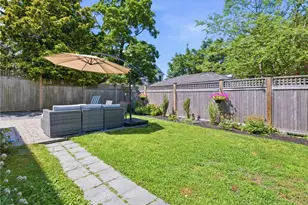 5 Byrnes St, Newport, RI 02840 - Photo 12