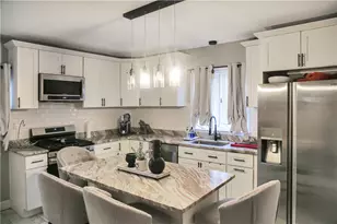 27 Elder St, Pawtucket, RI 02860 - Photo 4