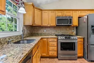 57 McKay Ct, Warwick, RI 02889 - Photo 12