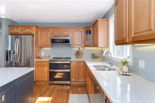 326 Windstone Dr, Portsmouth, RI 02871 - Photo 6