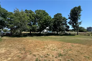 526 Connecticut Ave, Block Island, RI 02807 - Photo 8