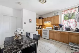 374 Douglas Ave, Providence, RI 02908 - Photo 14
