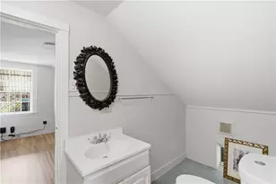 127 Meadow St, Pawtucket, RI 02860 - Photo 12