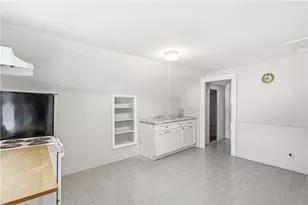 127 Meadow St, Pawtucket, RI 02860 - Photo 8