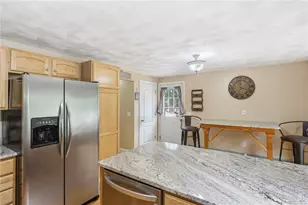 859 Knotty Oak Rd, Coventry, RI 02816 - Photo 10