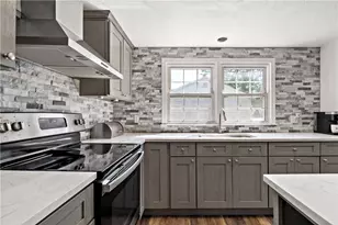 80 Briggs Ln, Tiverton, RI 02878 - Photo 8