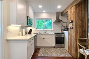 18 Sylvan St, Newport, RI 02840 - Photo 8