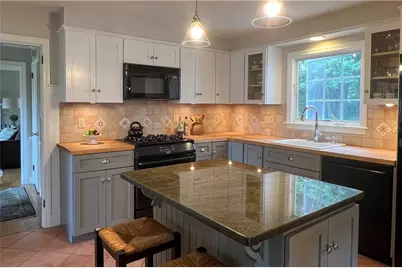 9 South Drive, Middletown, RI 02842 - Photo 10