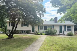 121 Greenwich Ave, Warwick, RI 02886 - Photo 2