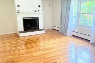 121 Greenwich Ave, Warwick, RI 02886 - Photo 4