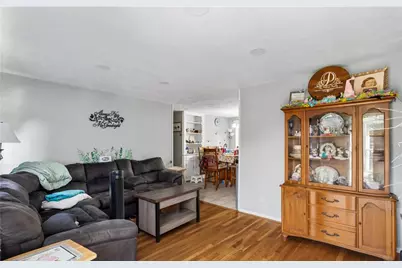 118 Foxcroft Avenue, Warwick, RI 02889 - Photo 2