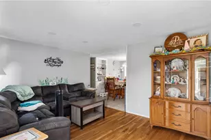 118 Foxcroft Ave, Warwick, RI 02889 - Photo 2