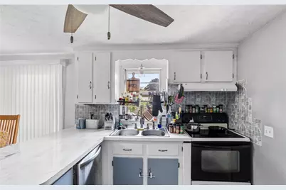 118 Foxcroft Avenue, Warwick, RI 02889 - Photo 8