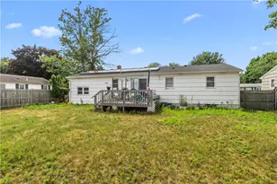 118 Foxcroft Ave, Warwick, RI 02889 - Photo 16