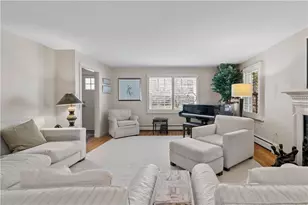 26 Red Cross Ave, Newport, RI 02840 - Photo 4