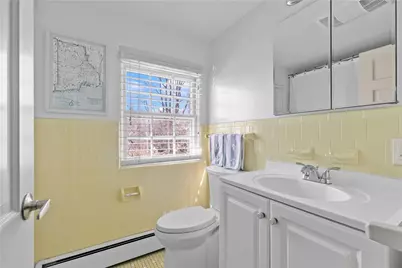 26 Red Cross Avenue, Newport, RI 02840 - Photo 20