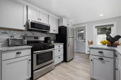 45 Gardiner Avenue, North Kingstown, RI 02852 - Photo 10