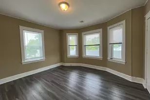 70 Oliver St, Bristol, RI 02809 - Photo 2