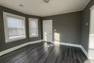 70 Oliver St, Bristol, RI 02809 - Photo 2