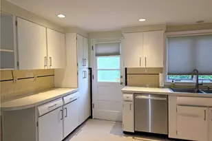 40 Russet Way, Cranston, RI 02920 - Photo 10