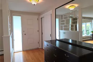 40 Russet Way, Cranston, RI 02920 - Photo 2
