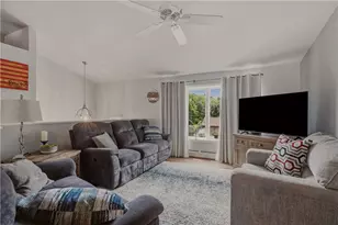 11 Carol Ave, Bristol, RI 02809 - Photo 8