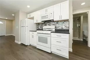 71 St Elizabeth St, Bristol, RI 02809 - Photo 6