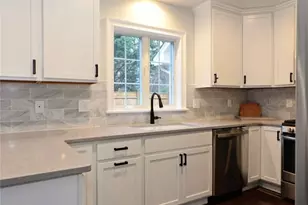 13 Arnold Ave, Jamestown, RI 02835 - Photo 8