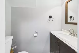 13 Clyde St, Providence, RI 02908 - Photo 16