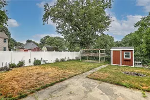 264 Phillips St, Woonsocket, RI 02895 - Photo 18