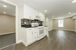 71 St Elizabeth St, Bristol, RI 02809 - Photo 2