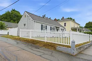 61 W Warwick Ave, West Warwick, RI 02893 - Photo 16