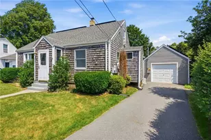 25 King Rd, Middletown, RI 02842 - Photo 1