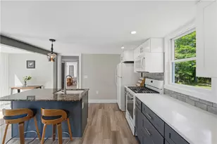 3672 S County Trail, Richmond, RI 02892 - Photo 6