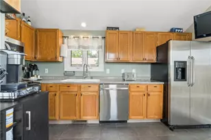 57 Vanstone Ave, Warwick, RI 02889 - Photo 22