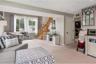 57 Vanstone Avenue, Warwick, RI 02889 - Photo 8