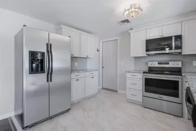132 Potowomut Road, Warwick, RI 02818 - Photo 2