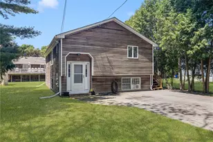 37 Opechee Dr, Bristol, RI 02809 - Photo 2