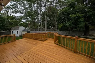 3 Meadow Cir, Barrington, RI 02806 - Photo 4