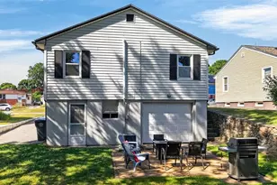 44 Cliff Ave, Cranston, RI 02920 - Photo 6
