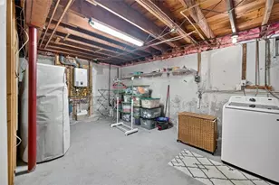 44 Cliff Ave, Cranston, RI 02920 - Photo 30