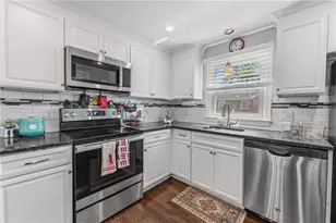 21 Bailey St, East Providence, RI 02916 - Photo 16