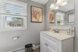 21 Bailey St, East Providence, RI 02916 - Photo 20