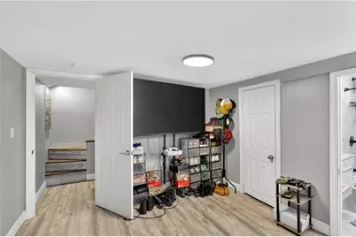 273 Montgomery Avenue, Providence, RI 02905 - Photo 8