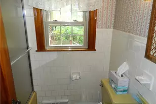 31 Eisenhower St, Coventry, RI 02816 - Photo 10